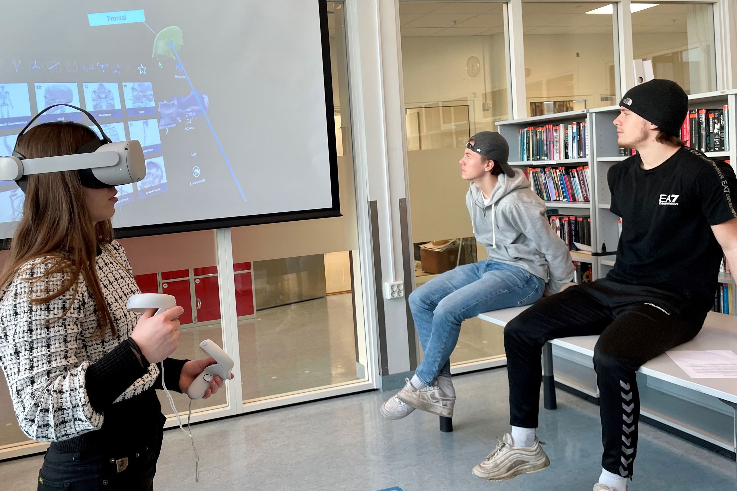 Elever tester VR-briller